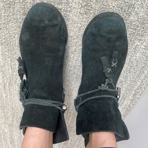 Suede Black Sorel Size 8 Women’s Booties